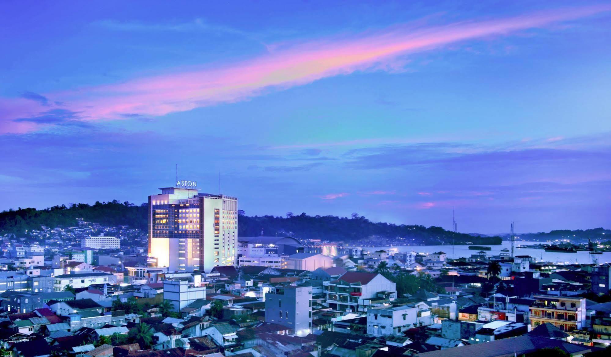 Aston Samarinda Hotel And Convention Center Exterior photo